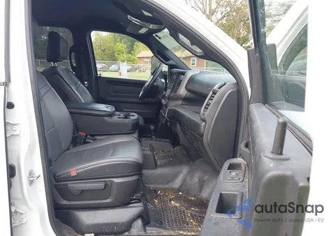 2022 Ram 2500 Tradesman 4X4 8' Box from USA, damaged, VIN 3C6UR5HL2NG272417